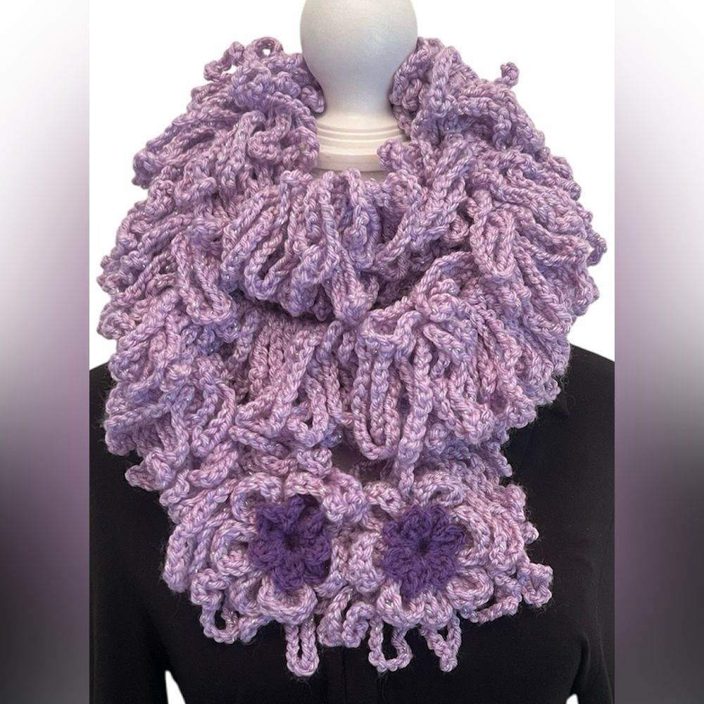NWT Angela’s Designs one of a kind hand crocheted loopy boa scarf